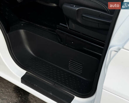 Белый Рено Трафик, объемом двигателя 1.6 л и пробегом 250 тыс. км за 13500 $, фото 51 на Automoto.ua