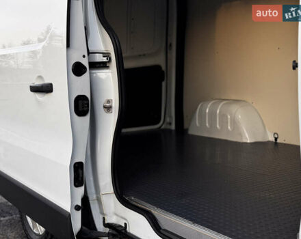 Белый Рено Трафик, объемом двигателя 1.6 л и пробегом 250 тыс. км за 13500 $, фото 31 на Automoto.ua