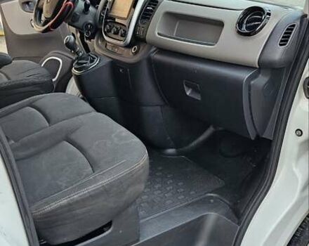 Білий Рено Трафік, об'ємом двигуна 1.6 л та пробігом 300 тис. км за 10000 $, фото 2 на Automoto.ua