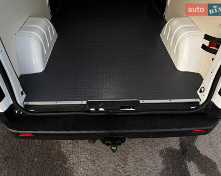 Белый Рено Трафик, объемом двигателя 1.6 л и пробегом 250 тыс. км за 13500 $, фото 48 на Automoto.ua