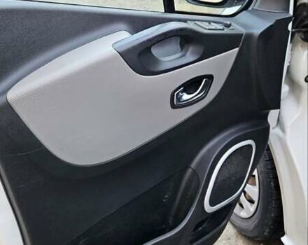 Білий Рено Трафік, об'ємом двигуна 1.6 л та пробігом 300 тис. км за 10000 $, фото 16 на Automoto.ua