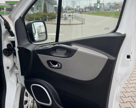 Белый Рено Трафик, объемом двигателя 1.6 л и пробегом 236 тыс. км за 13600 $, фото 10 на Automoto.ua