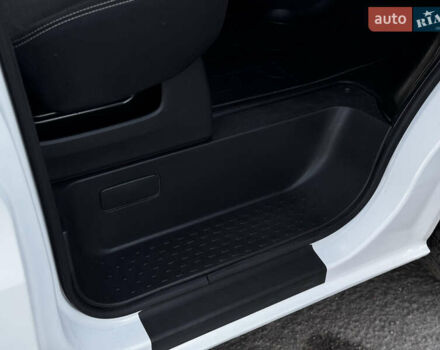 Белый Рено Трафик, объемом двигателя 1.6 л и пробегом 250 тыс. км за 13500 $, фото 65 на Automoto.ua