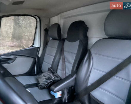 Белый Рено Трафик, объемом двигателя 1.6 л и пробегом 290 тыс. км за 13490 $, фото 16 на Automoto.ua