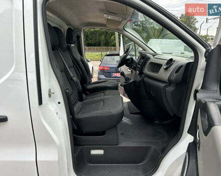 Белый Рено Трафик, объемом двигателя 1.6 л и пробегом 225 тыс. км за 13300 $, фото 19 на Automoto.ua