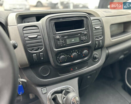 Белый Рено Трафик, объемом двигателя 1.6 л и пробегом 225 тыс. км за 13300 $, фото 17 на Automoto.ua