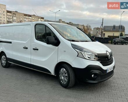 Белый Рено Трафик, объемом двигателя 1.6 л и пробегом 273 тыс. км за 11500 $, фото 2 на Automoto.ua