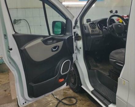 Белый Рено Трафик, объемом двигателя 1.6 л и пробегом 270 тыс. км за 11000 $, фото 19 на Automoto.ua