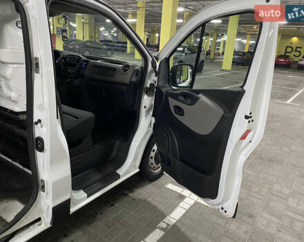 Белый Рено Трафик, объемом двигателя 1.6 л и пробегом 173 тыс. км за 11700 $, фото 9 на Automoto.ua