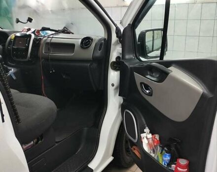 Белый Рено Трафик, объемом двигателя 1.6 л и пробегом 270 тыс. км за 11000 $, фото 8 на Automoto.ua