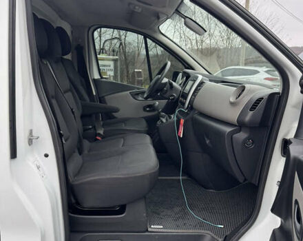 Белый Рено Трафик, объемом двигателя 1.6 л и пробегом 159 тыс. км за 16400 $, фото 11 на Automoto.ua