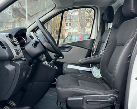 Белый Рено Трафик, объемом двигателя 1.6 л и пробегом 273 тыс. км за 11500 $, фото 28 на Automoto.ua