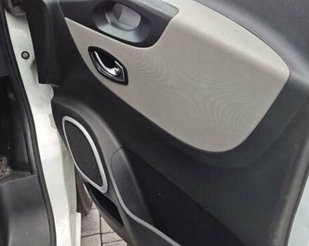 Білий Рено Трафік, об'ємом двигуна 1.6 л та пробігом 238 тис. км за 14000 $, фото 2 на Automoto.ua