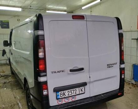 Белый Рено Трафик, объемом двигателя 1.6 л и пробегом 270 тыс. км за 11000 $, фото 5 на Automoto.ua