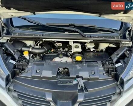 Рено Трафик 2017 в Днепре (Днепропетровске) на Automoto.ua Белый Рено Трафик, объемом двигателя 0 л и пробегом 220 тыс. км за 13000 $, фото 12 на Automoto.ua