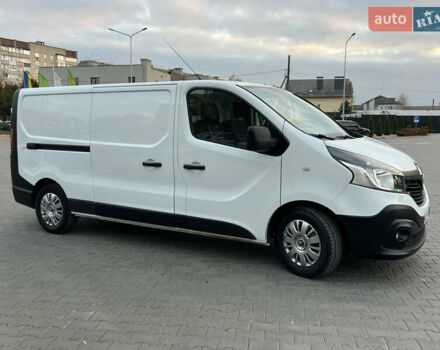 Белый Рено Трафик, объемом двигателя 1.6 л и пробегом 273 тыс. км за 11500 $, фото 1 на Automoto.ua