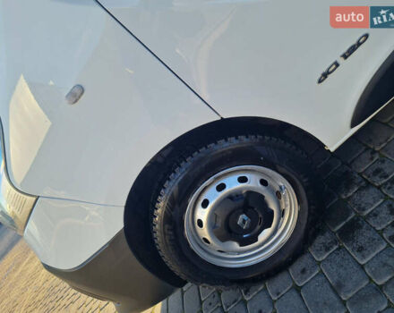 Белый Рено Трафик, объемом двигателя 1.6 л и пробегом 155 тыс. км за 15000 $, фото 5 на Automoto.ua