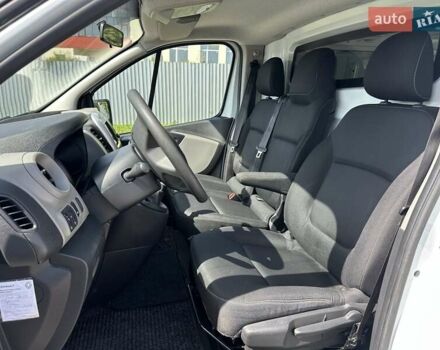 Білий Рено Трафік, об'ємом двигуна 1.6 л та пробігом 190 тис. км за 12700 $, фото 18 на Automoto.ua