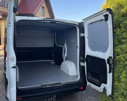 Белый Рено Трафик, объемом двигателя 1.6 л и пробегом 170 тыс. км за 12000 $, фото 5 на Automoto.ua