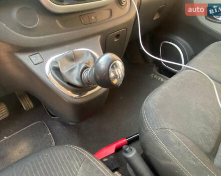 Белый Рено Трафик, объемом двигателя 1.6 л и пробегом 206 тыс. км за 13500 $, фото 10 на Automoto.ua