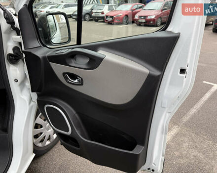 Белый Рено Трафик, объемом двигателя 1.6 л и пробегом 152 тыс. км за 13700 $, фото 14 на Automoto.ua