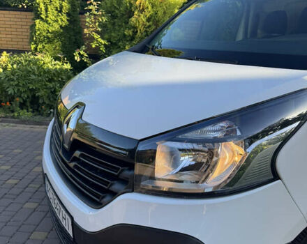 Белый Рено Трафик, объемом двигателя 1.6 л и пробегом 170 тыс. км за 12000 $, фото 4 на Automoto.ua