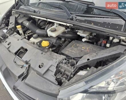 Белый Рено Трафик, объемом двигателя 1.6 л и пробегом 321 тыс. км за 16000 $, фото 16 на Automoto.ua