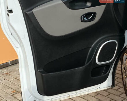 Белый Рено Трафик, объемом двигателя 1.6 л и пробегом 140 тыс. км за 14999 $, фото 20 на Automoto.ua