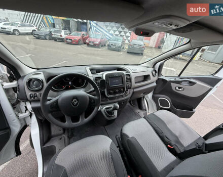Белый Рено Трафик, объемом двигателя 1.6 л и пробегом 152 тыс. км за 13700 $, фото 7 на Automoto.ua