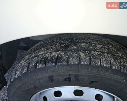 Белый Рено Трафик, объемом двигателя 1.6 л и пробегом 165 тыс. км за 15300 $, фото 3 на Automoto.ua