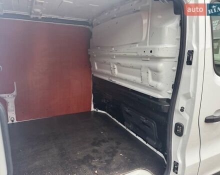 Білий Рено Трафік, об'ємом двигуна 1.6 л та пробігом 228 тис. км за 14800 $, фото 7 на Automoto.ua
