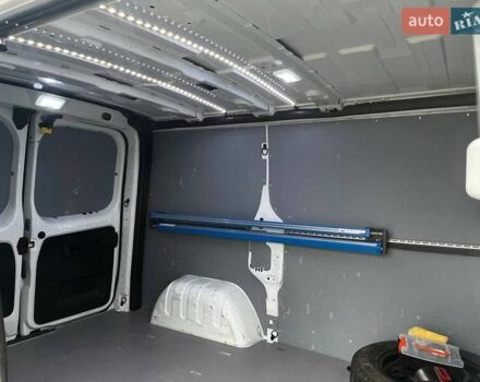 Белый Рено Трафик, объемом двигателя 1.6 л и пробегом 174 тыс. км за 15999 $, фото 11 на Automoto.ua