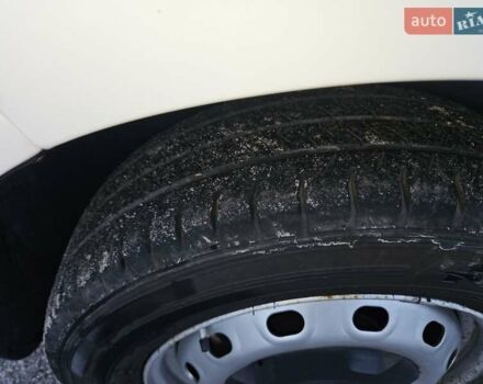 Белый Рено Трафик, объемом двигателя 1.6 л и пробегом 165 тыс. км за 15300 $, фото 4 на Automoto.ua