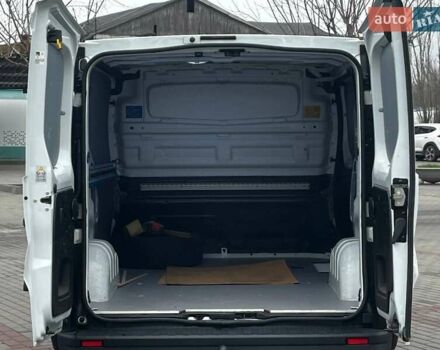 Белый Рено Трафик, объемом двигателя 1.6 л и пробегом 174 тыс. км за 15999 $, фото 7 на Automoto.ua