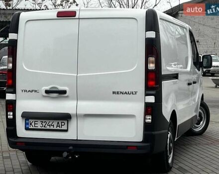 Белый Рено Трафик, объемом двигателя 1.6 л и пробегом 174 тыс. км за 15999 $, фото 4 на Automoto.ua