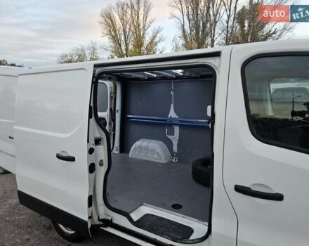 Белый Рено Трафик, объемом двигателя 1.6 л и пробегом 165 тыс. км за 15300 $, фото 21 на Automoto.ua