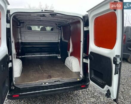 Белый Рено Трафик, объемом двигателя 2 л и пробегом 264 тыс. км за 16200 $, фото 13 на Automoto.ua