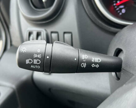 Белый Рено Трафик, объемом двигателя 2 л и пробегом 168 тыс. км за 18950 $, фото 24 на Automoto.ua