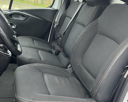 Белый Рено Трафик, объемом двигателя 2 л и пробегом 201 тыс. км за 16200 $, фото 32 на Automoto.ua