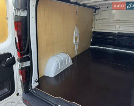 Белый Рено Трафик, объемом двигателя 2 л и пробегом 96 тыс. км за 20550 $, фото 24 на Automoto.ua