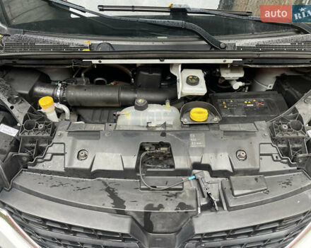 Білий Рено Трафік, об'ємом двигуна 2 л та пробігом 198 тис. км за 16990 $, фото 19 на Automoto.ua