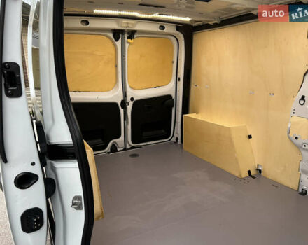 Белый Рено Трафик, объемом двигателя 2 л и пробегом 168 тыс. км за 18950 $, фото 11 на Automoto.ua