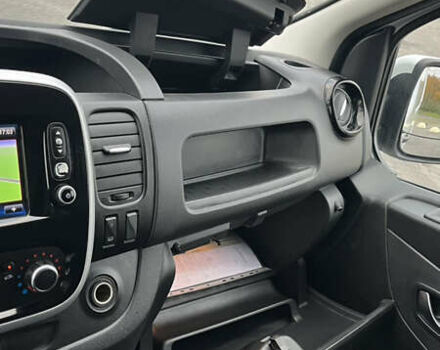 Белый Рено Трафик, объемом двигателя 2 л и пробегом 201 тыс. км за 16200 $, фото 36 на Automoto.ua