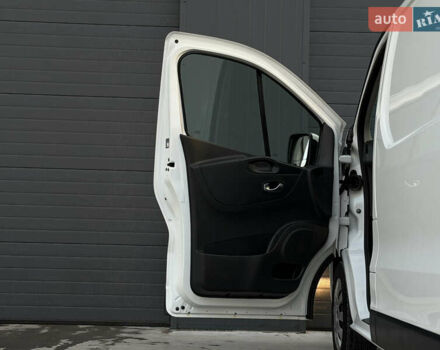 Белый Рено Трафик, объемом двигателя 2 л и пробегом 118 тыс. км за 18700 $, фото 41 на Automoto.ua