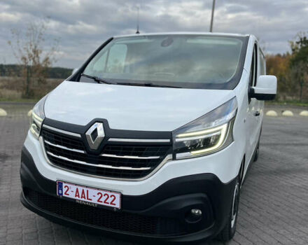 Белый Рено Трафик, объемом двигателя 2 л и пробегом 201 тыс. км за 16200 $, фото 2 на Automoto.ua