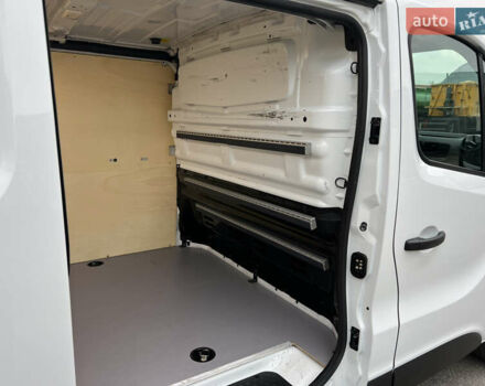 Белый Рено Трафик, объемом двигателя 2 л и пробегом 168 тыс. км за 18950 $, фото 12 на Automoto.ua