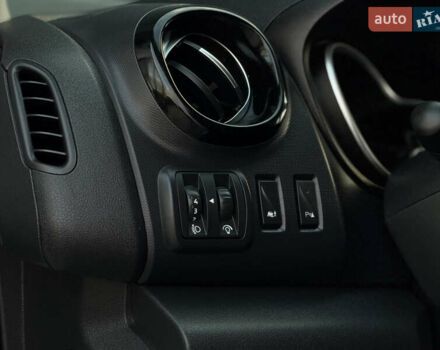 Белый Рено Трафик, объемом двигателя 2 л и пробегом 118 тыс. км за 18700 $, фото 45 на Automoto.ua