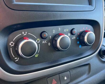 Білий Рено Трафік, об'ємом двигуна 2 л та пробігом 186 тис. км за 20500 $, фото 32 на Automoto.ua