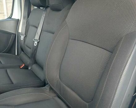 Белый Рено Трафик, объемом двигателя 2 л и пробегом 185 тыс. км за 17300 $, фото 43 на Automoto.ua