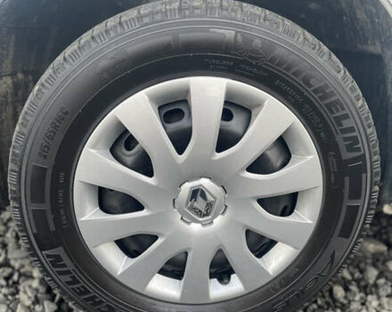 Белый Рено Трафик, объемом двигателя 2 л и пробегом 205 тыс. км за 16999 $, фото 12 на Automoto.ua